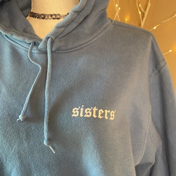 ‘SISTERS’ hoodie, size Medium - Picture 2 of 8